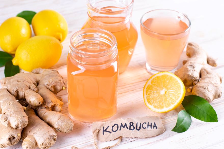 Is Kombucha gluten-free with glasses of kombucha with lemons next to them