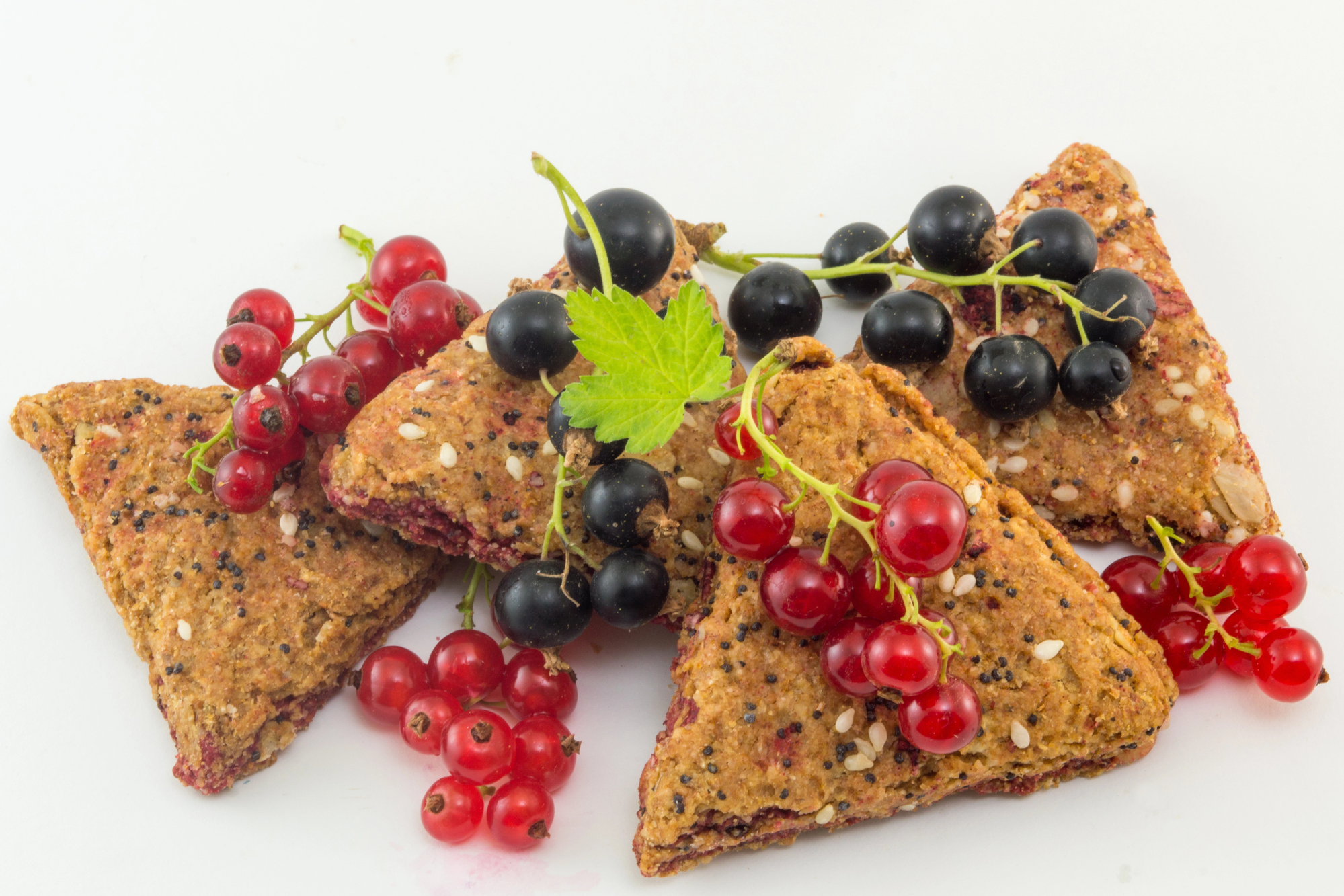 Pulp crackers with fruit